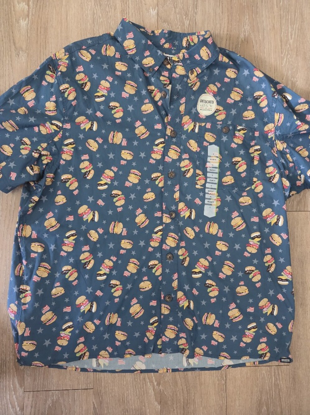 DULUTH TRADINY CO NWT MENS SZ XL BUTTON DOWN SHORT SLEEVE HAMBURGERS SHIRT FUN